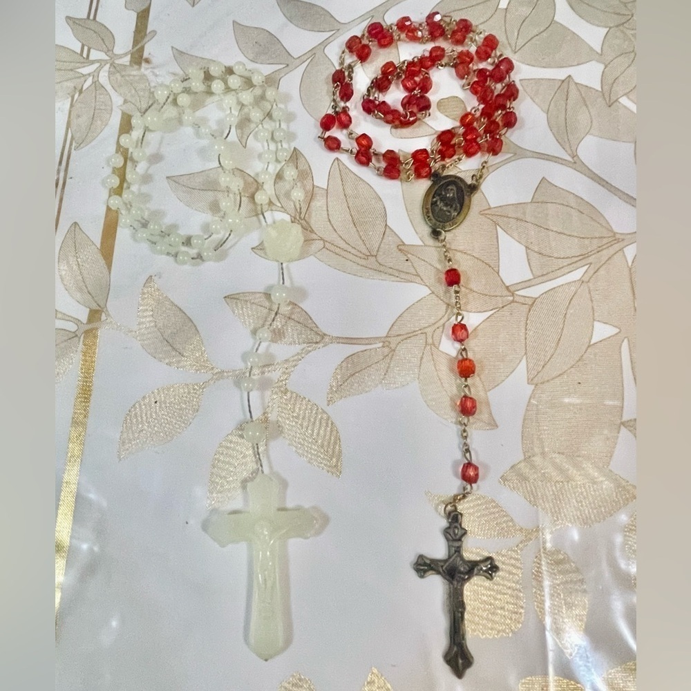 Vtg Lot Of 2 Crucifix Cross  Pendant Necklace Rosaries glow-in-the-dark / Red